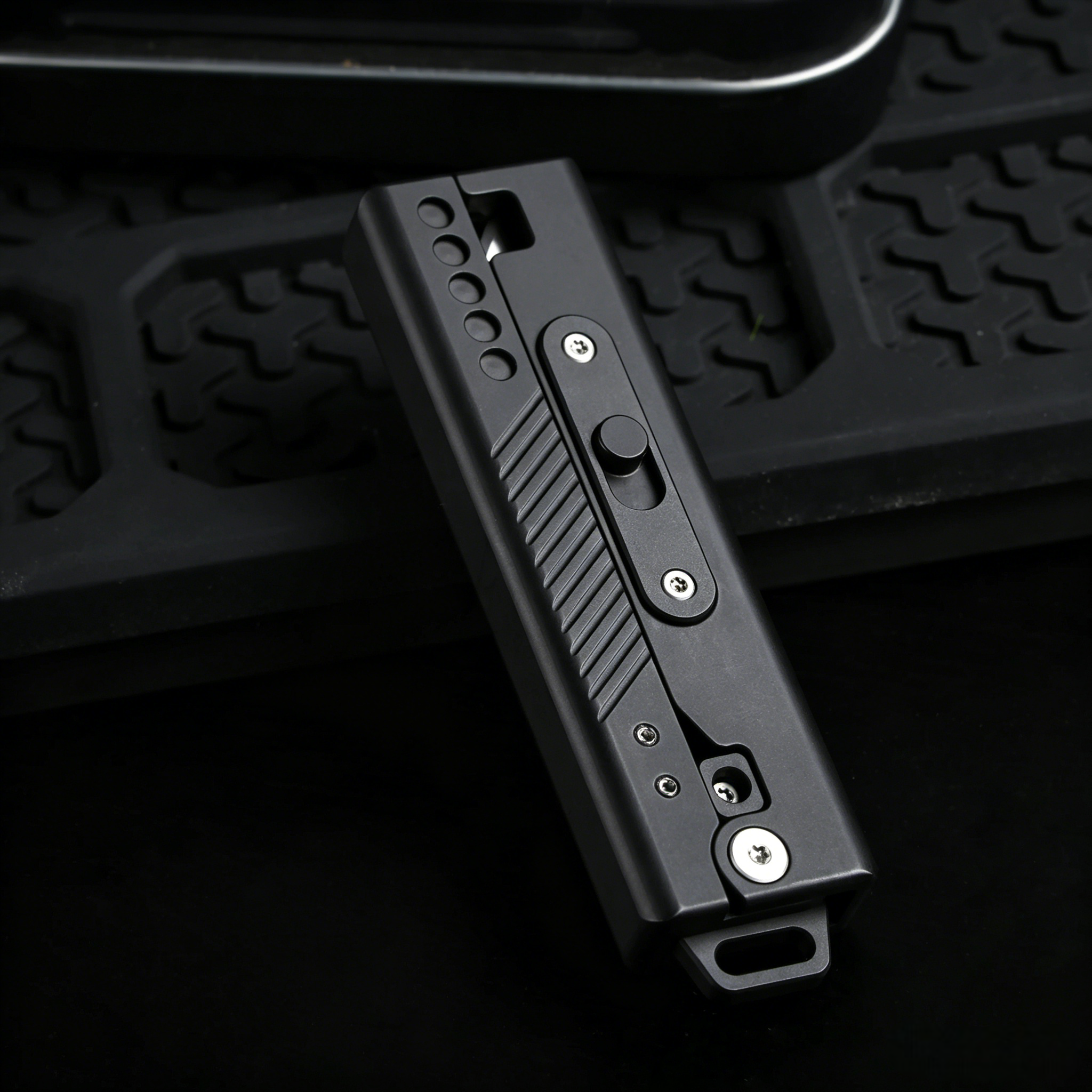 TiRoto – Titanium EDC Utility Knife with a Snap-Flick Action