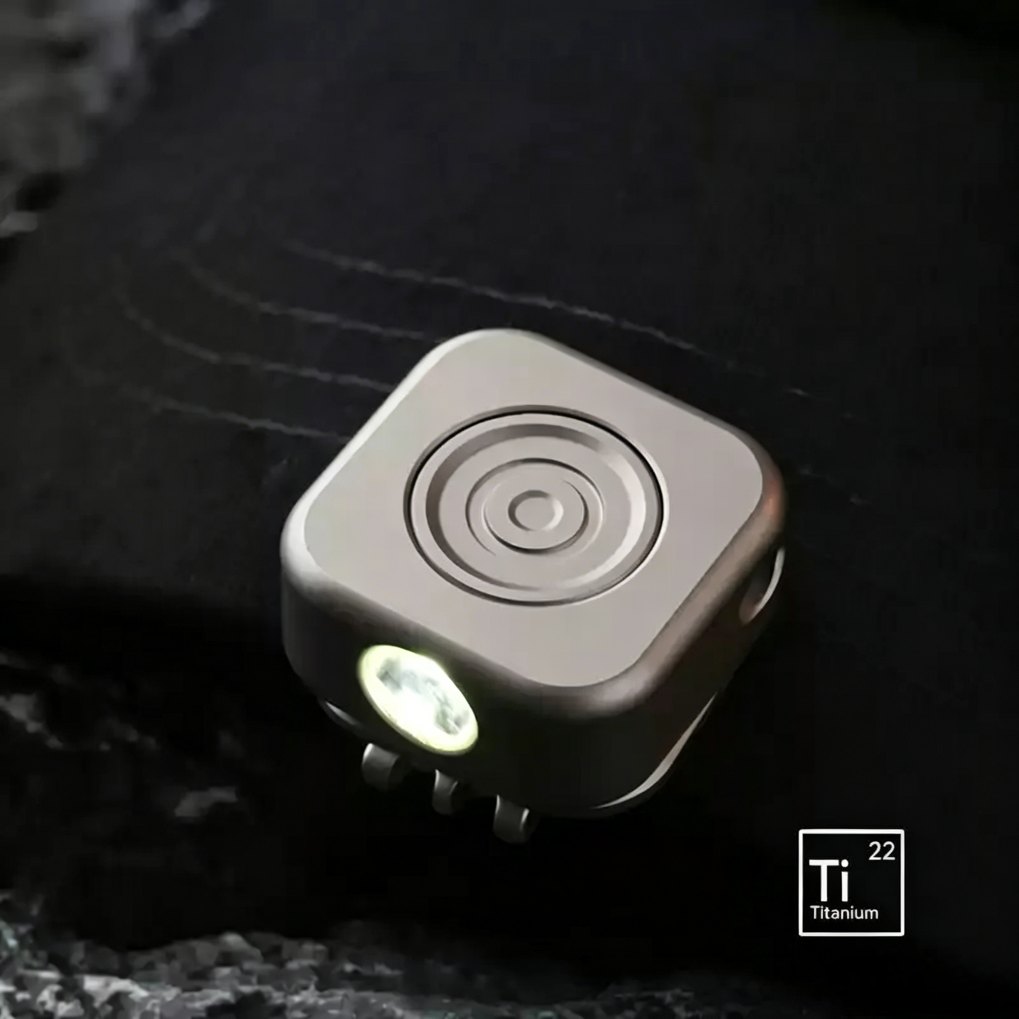 MagCoin - Titanium Magnetic Quick-Release Micro Flashlight