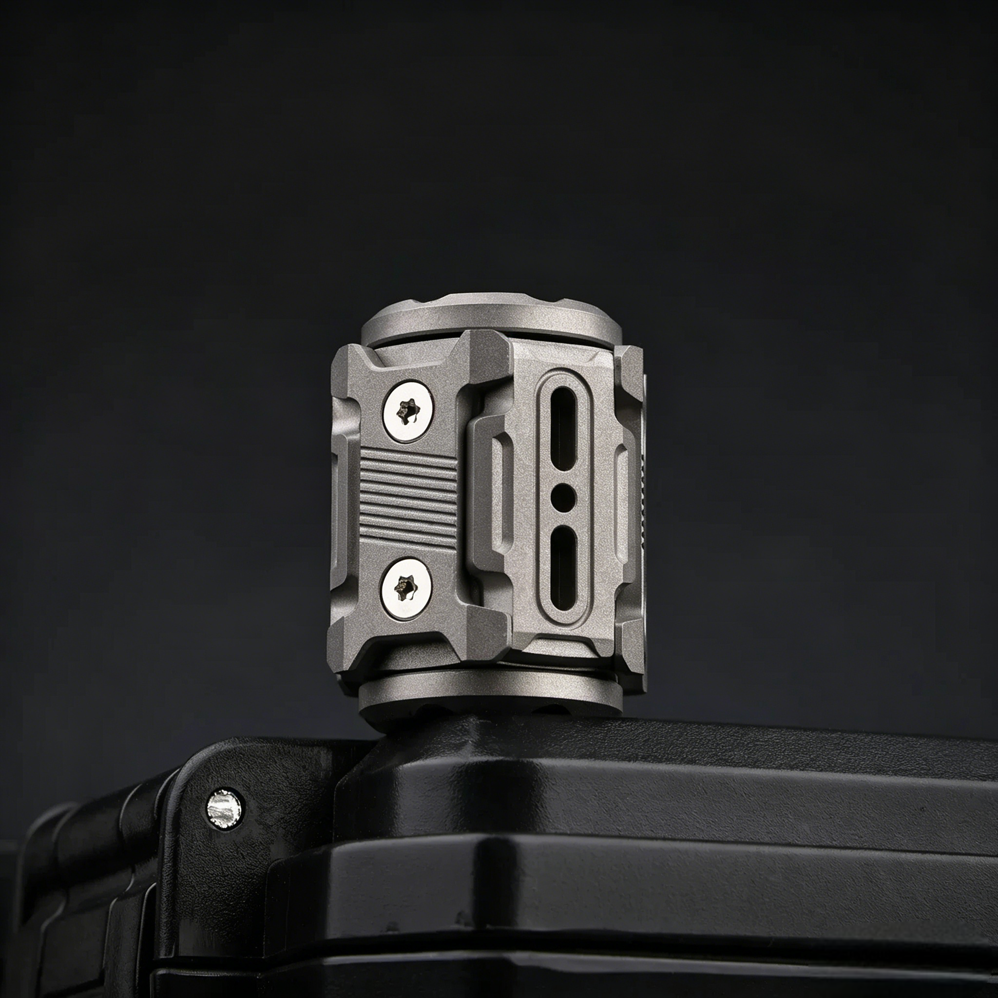 TiSpinx II: A Modular Titanium EDC Spinner Pendant