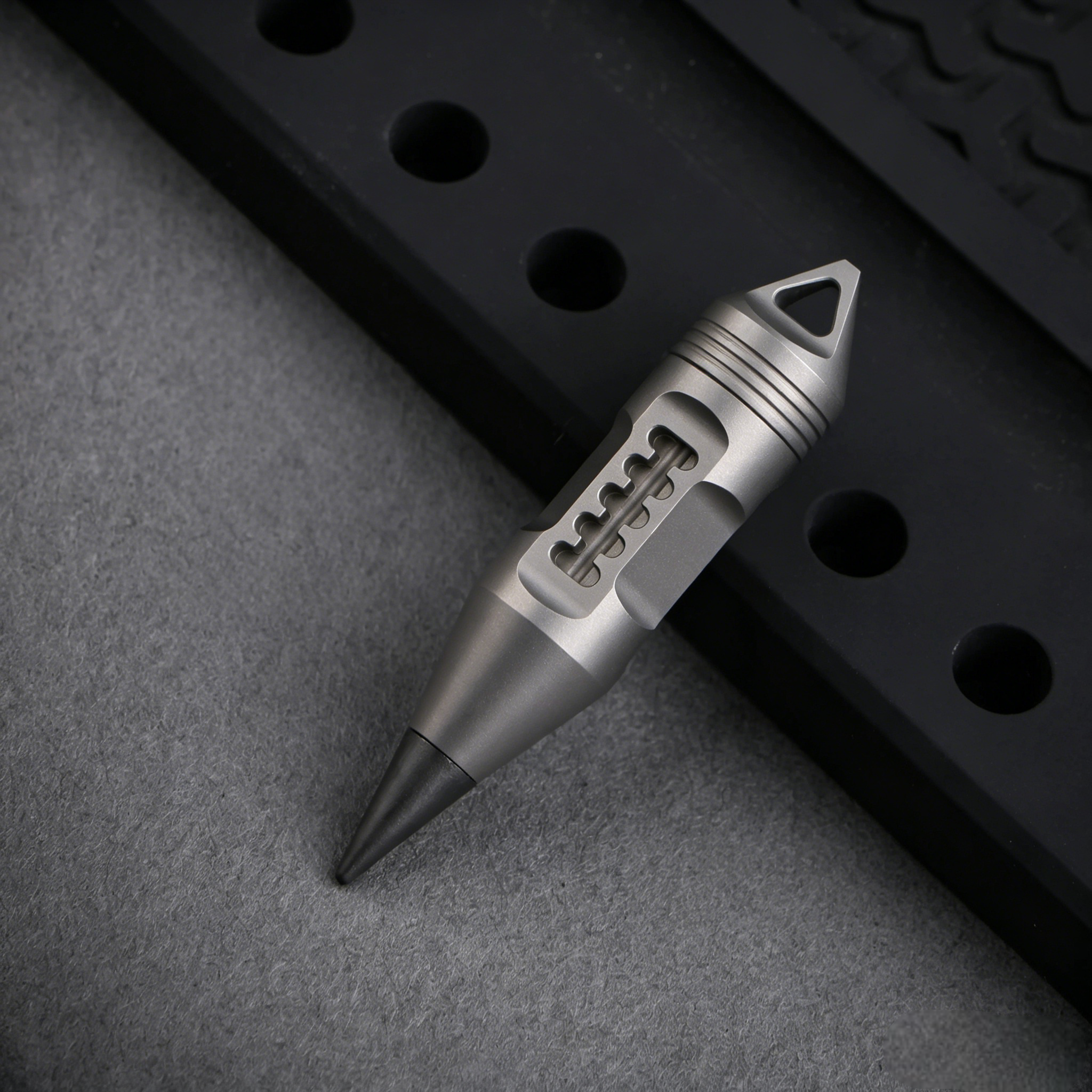 Wolf Fang 2.0- Titanium Keychain Lantern & Pen & Screwdriver
